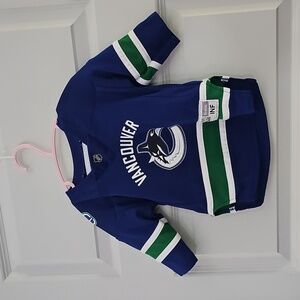 Canucks kids jersey